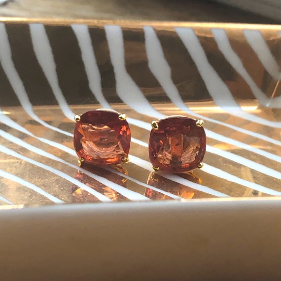 ❤️SALE❤️ Kate Spade Rose Acrylic Studs - Picture 1 of 5